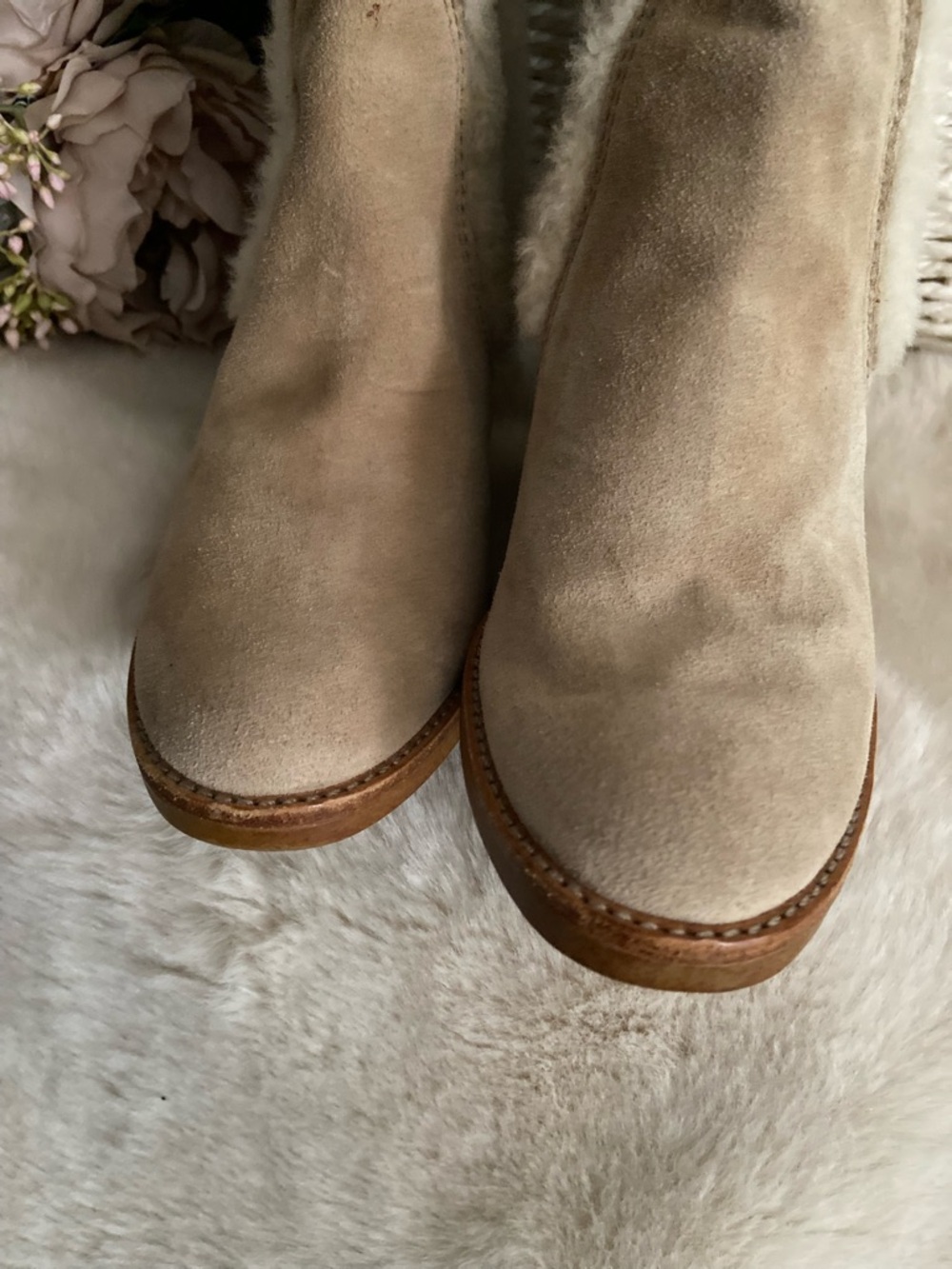 Coach Beige Signature Shearling Wedge Boots with Gold Hardware - Picture 5 of 16